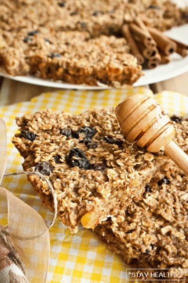 Дацкая аўсяны пірог з разынкамі