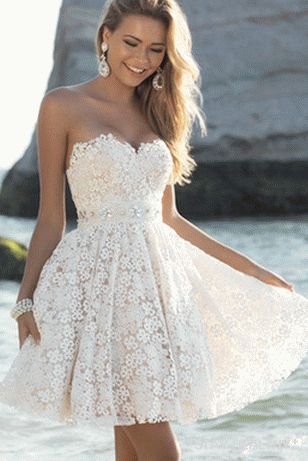 Як выбіраць сукенкі для маленькіх жанчын: фасоныі мадэлі