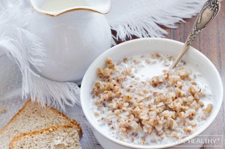 Гречневая каша и цельнозерновой хлеб