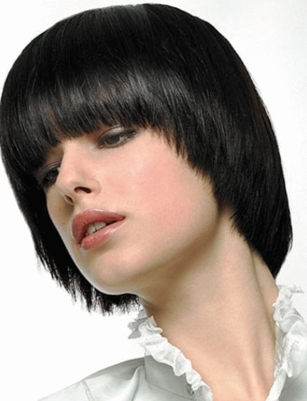 Стрижка женская шапочкой короткие волосы с челкой фото